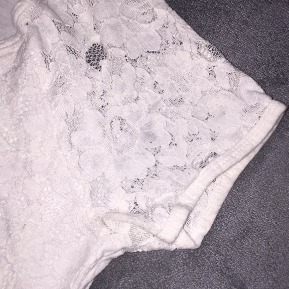 5/$25 SALE 🌟 H&M L.O.G.G. Lace Top with Buttons - Picture 3 of 6